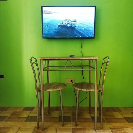 Blue Nest Apartment Manila Esterno foto